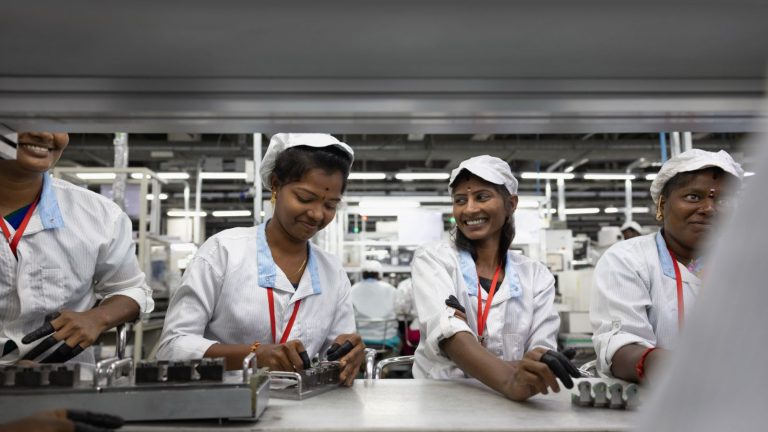 apple-education-hub-india-factory